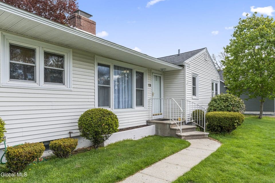 13 Pershing Road, Queensbury, NY 12804, photo 4