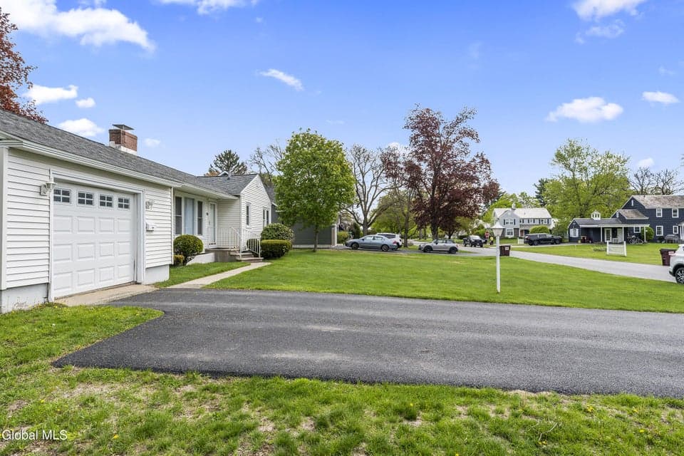 13 Pershing Road, Queensbury, NY 12804, photo 2