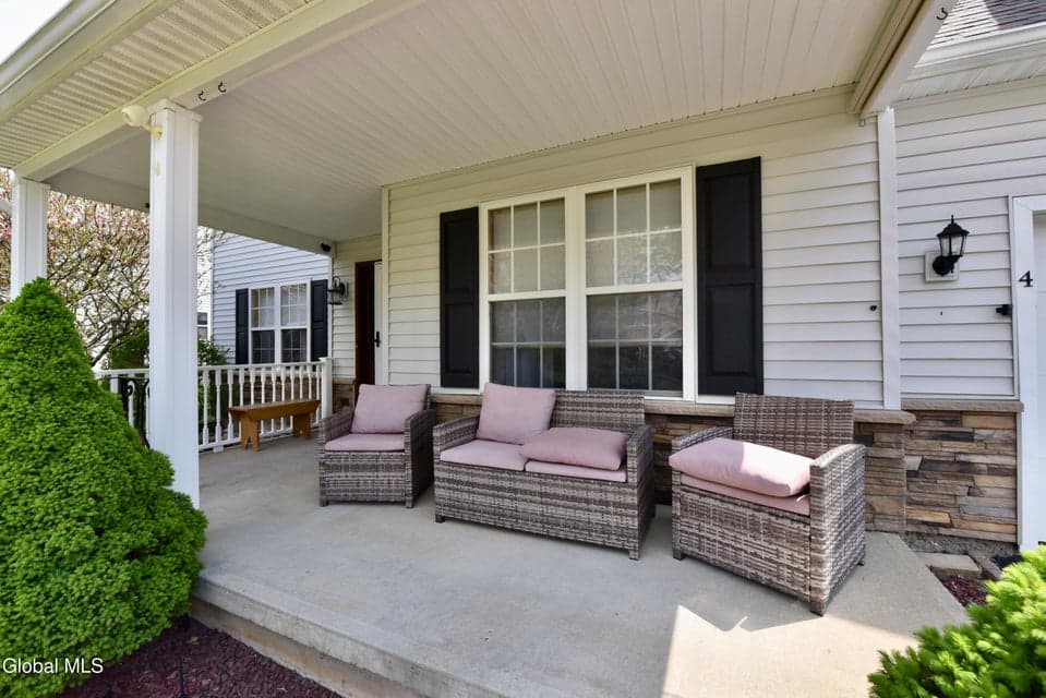 4 Springfield Drive, Mechanicville, NY 12118, photo 2