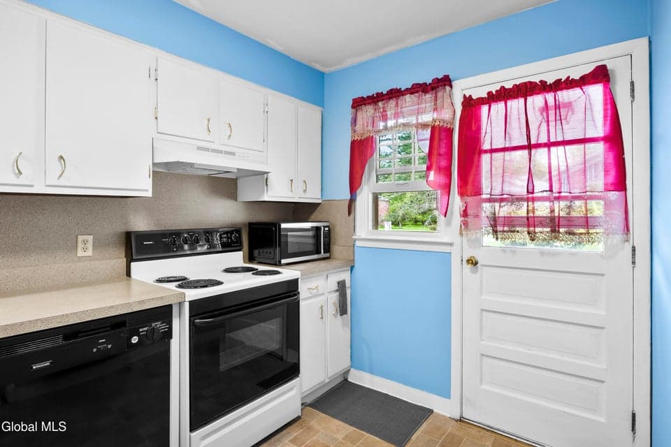 568 Delaware Avenue, Unit 1, Bethlehem, NY 12054, photo 4
