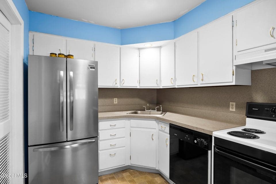 568 Delaware Avenue, Unit 1, Bethlehem, NY 12054, photo 5