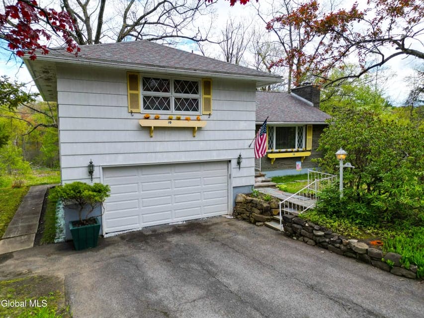 10 Woodland Drive, Johnstown, NY 12095, photo 1