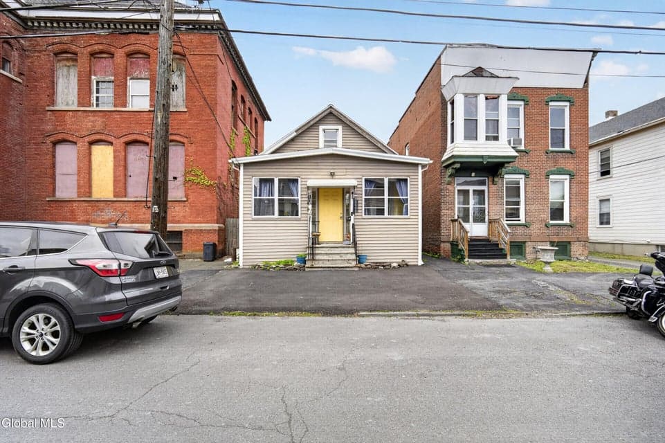 817 24th Street, Watervliet, NY 12189, photo 2