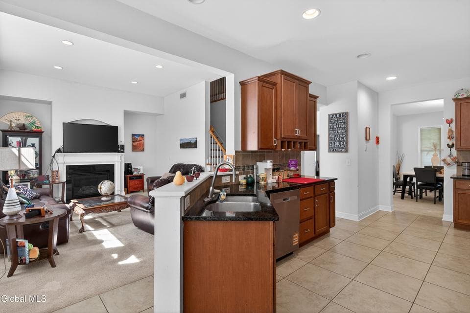 12 Carrington Court, Clifton Park, NY 12065, photo 5