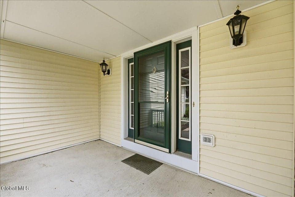 225 Walnut Lane, Guilderland, NY 12159, photo 4