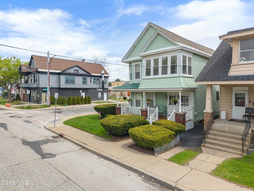 302-304 Michigan Avenue, Schenectady, NY 12303, photo 2