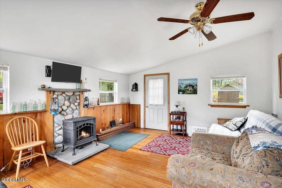 124 Mohawk Avenue, Providence, NY 12025, photo 4