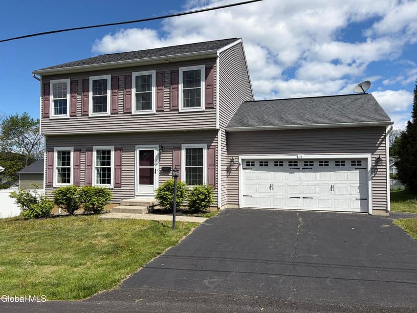 11 Highland View Avenue, East Greenbush, NY 12144, photo 2