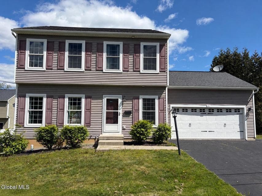 11 Highland View Avenue, East Greenbush, NY 12144, photo 1