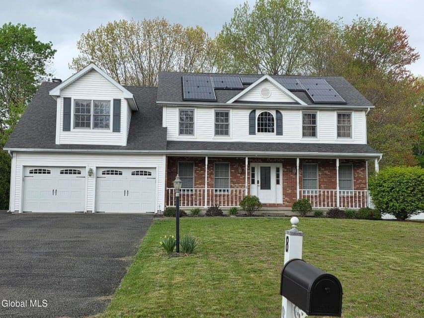 8 Spruce Street, Clifton Park, NY 12065, photo 1
