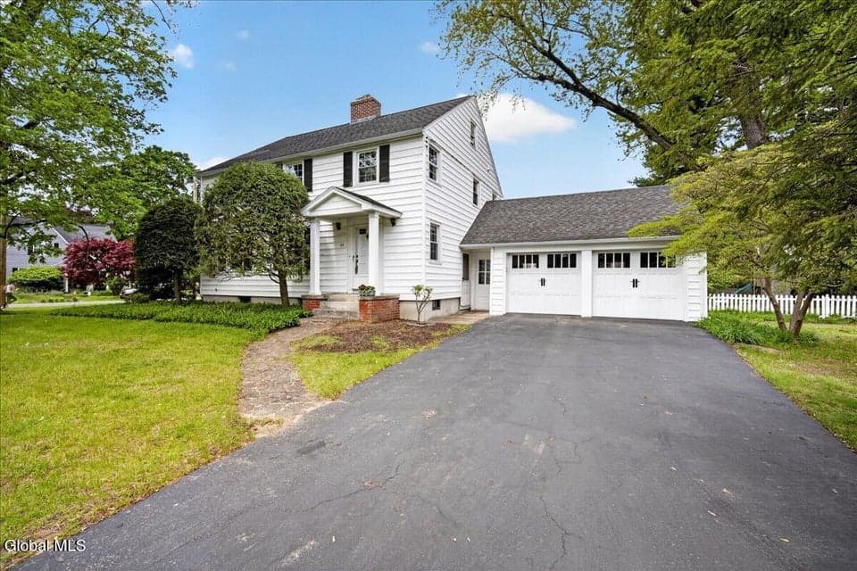 25 Pinedale Avenue, Bethlehem, NY 12054, photo 1