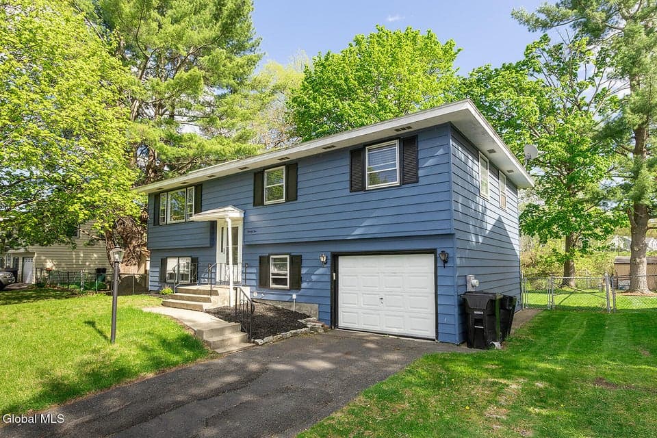 22 Hialeah Drive, Troy, NY 12182, photo 2