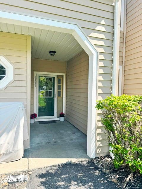 1511 Hampton Place Boulevard, North Greenbush, NY 12180, photo 2