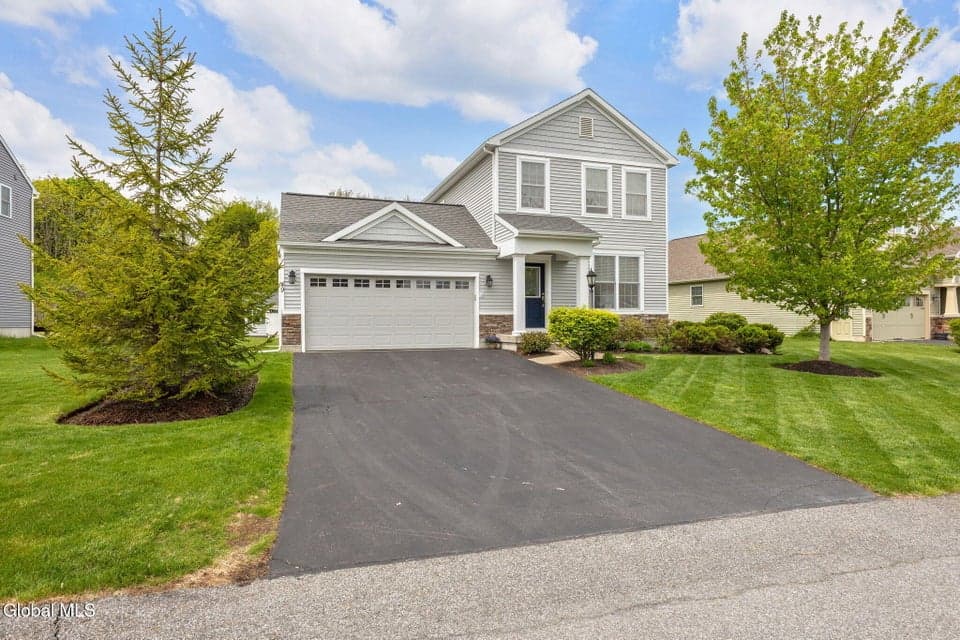 49 Buckingham Lane, Cohoes, NY 12047, photo 1