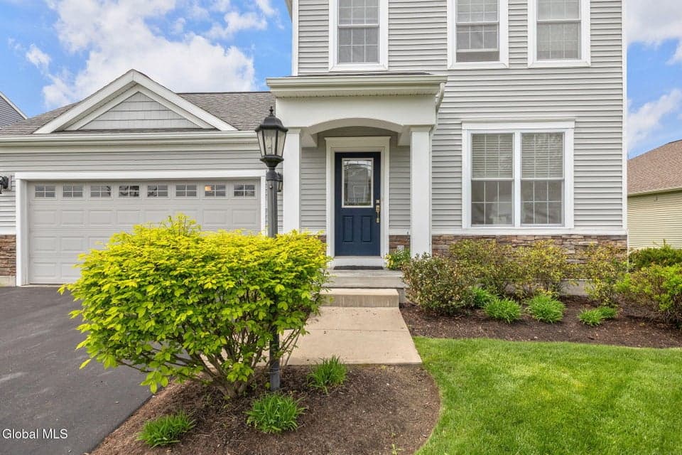 49 Buckingham Lane, Cohoes, NY 12047, photo 3
