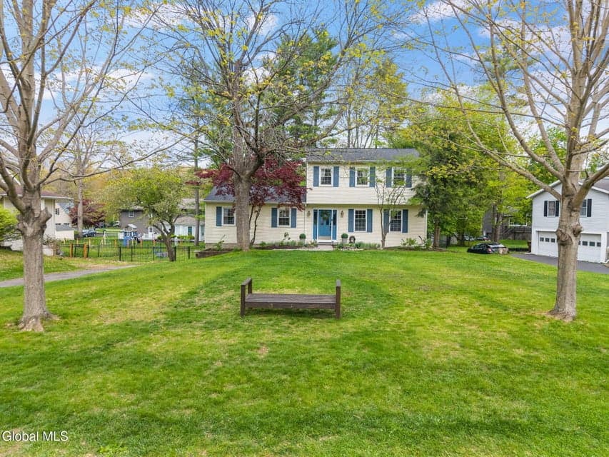 29 Surrey Mall, Bethlehem, NY 12159, photo 1