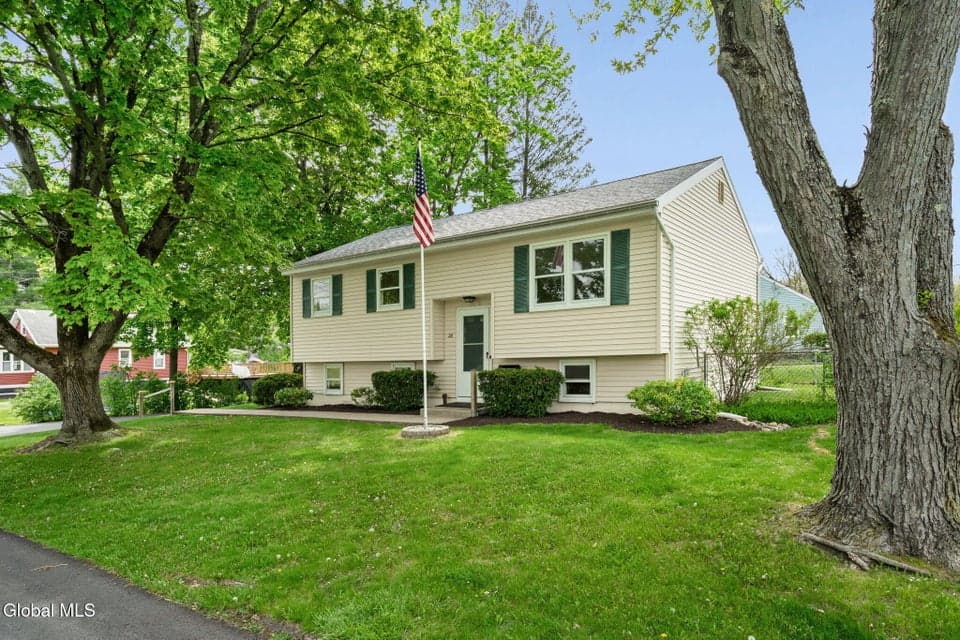 28 Corliss Avenue, Rensselaer, NY 12144, photo 1