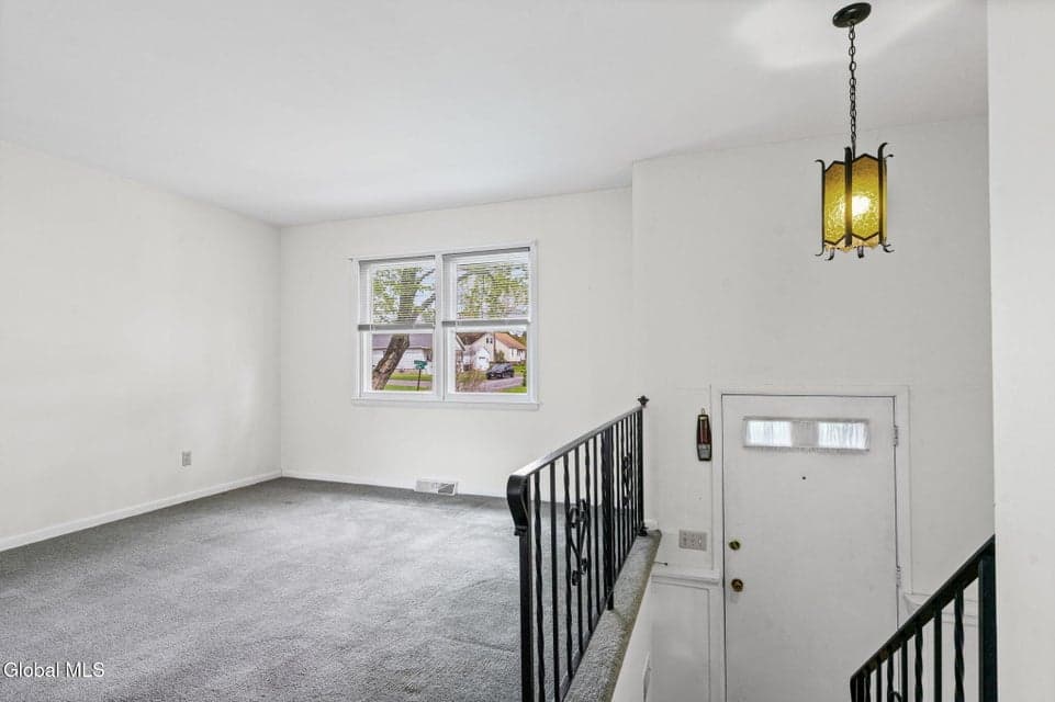 28 Corliss Avenue, Rensselaer, NY 12144, photo 5