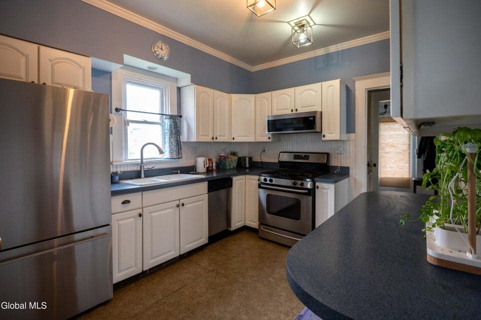 957 Columbia Street, photo 5