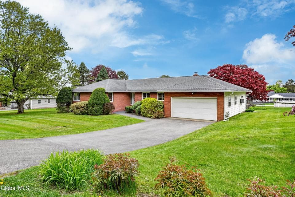 12 Sunset Drive, Schaghticoke, NY 12182, photo 1