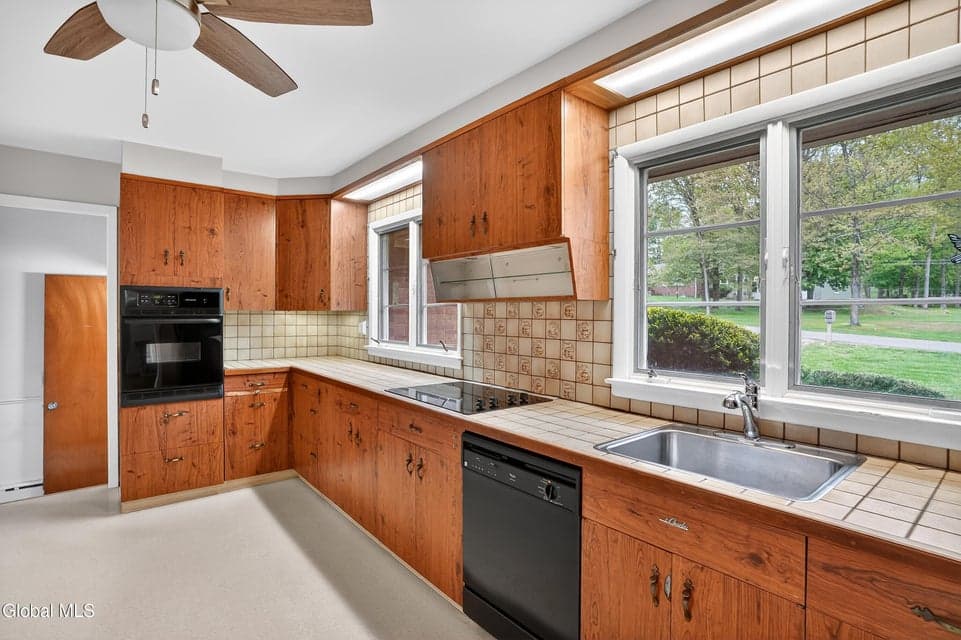 12 Sunset Drive, Schaghticoke, NY 12182, photo 2