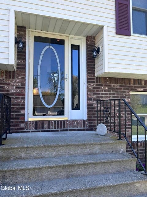 6 Rolling Hills Road, Colonie, NY 12309, photo 3