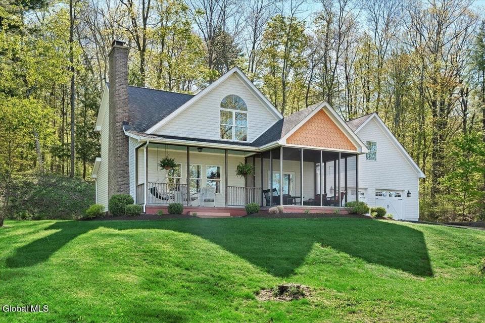2412 New York 43, Sand Lake, NY