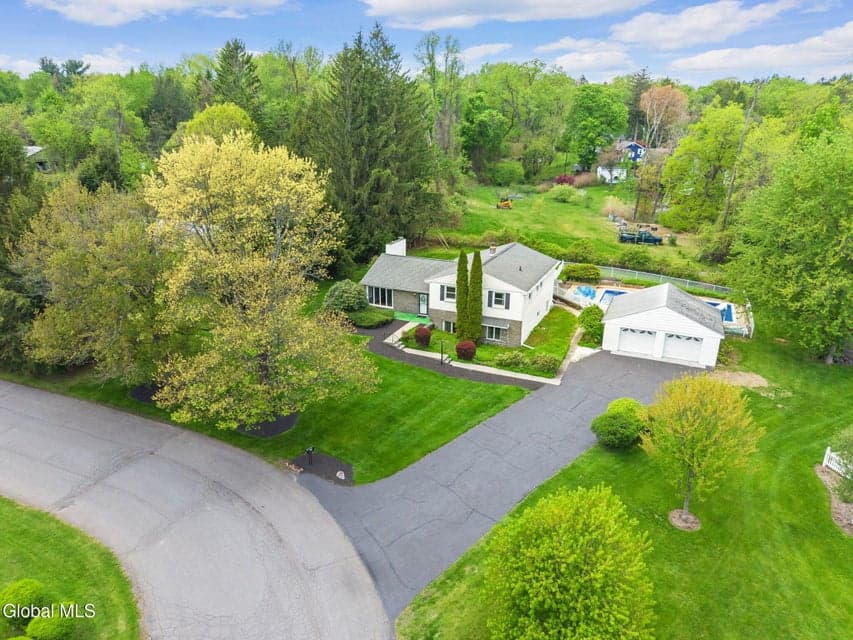 23 Fernwood Drive, Colonie, NY 12211, photo 1