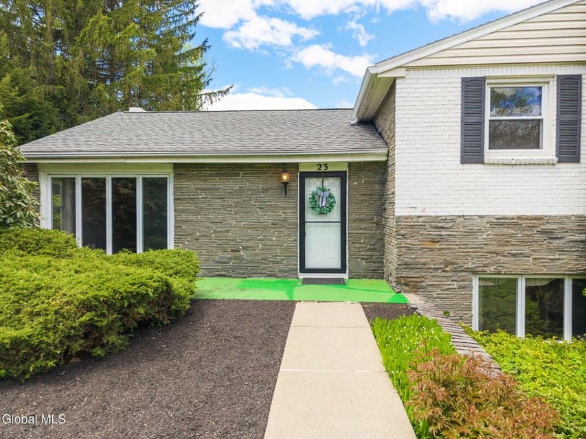 23 Fernwood Drive, Colonie, NY 12211, photo 3