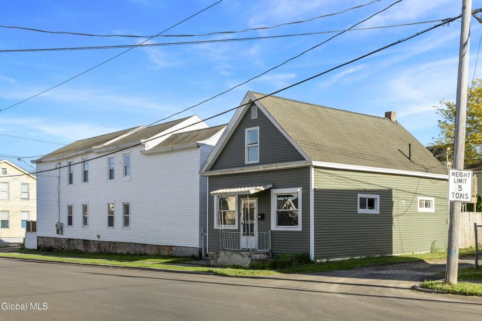 1427 4th Avenue, Watervliet, NY 12189, photo 3