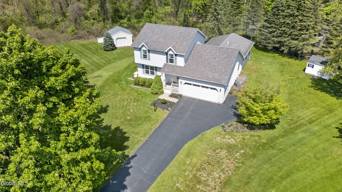5 Center Court, Clifton Park, NY 12065, photo 4