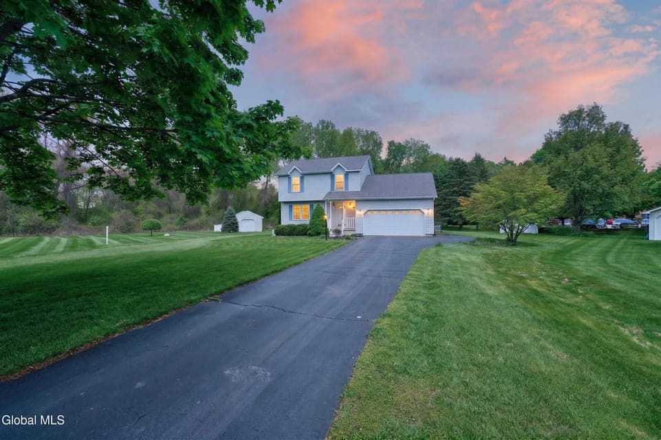 5 Center Court, Clifton Park, NY 12065, photo 3