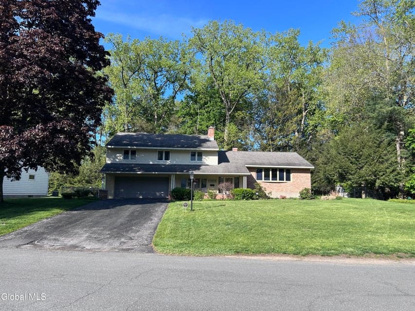 2321 Central Parkway, Schenectady, NY 12309, photo 2