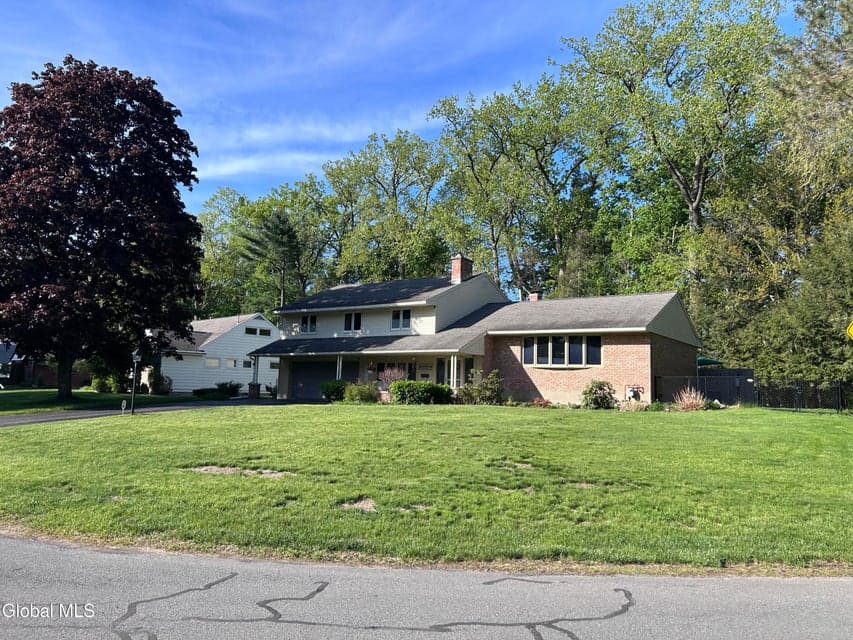 2321 Central Parkway, Schenectady, NY 12309, photo 3