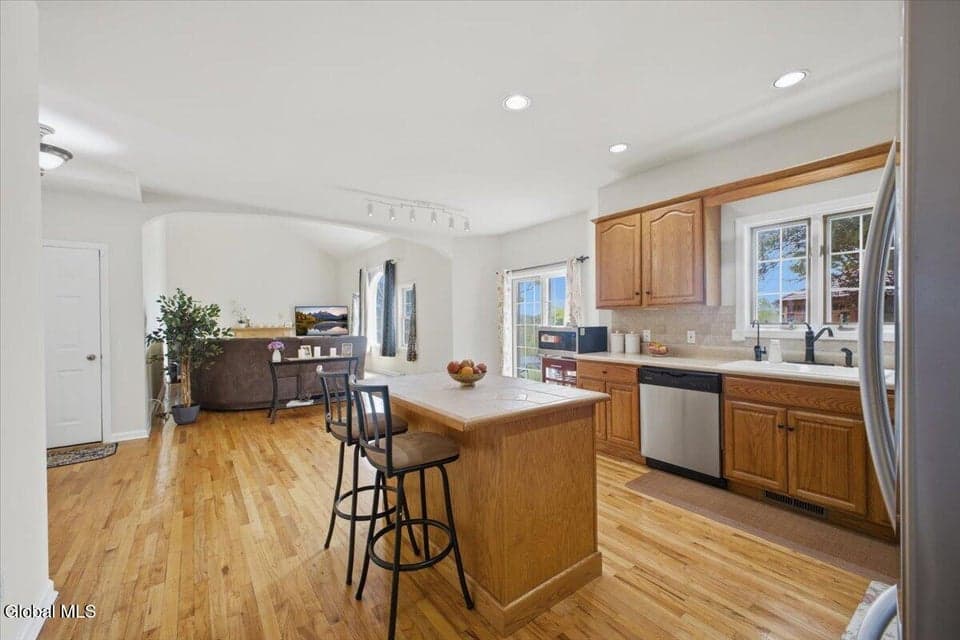 5 Edinburgh Drive, Schodack, NY 12063, photo 4