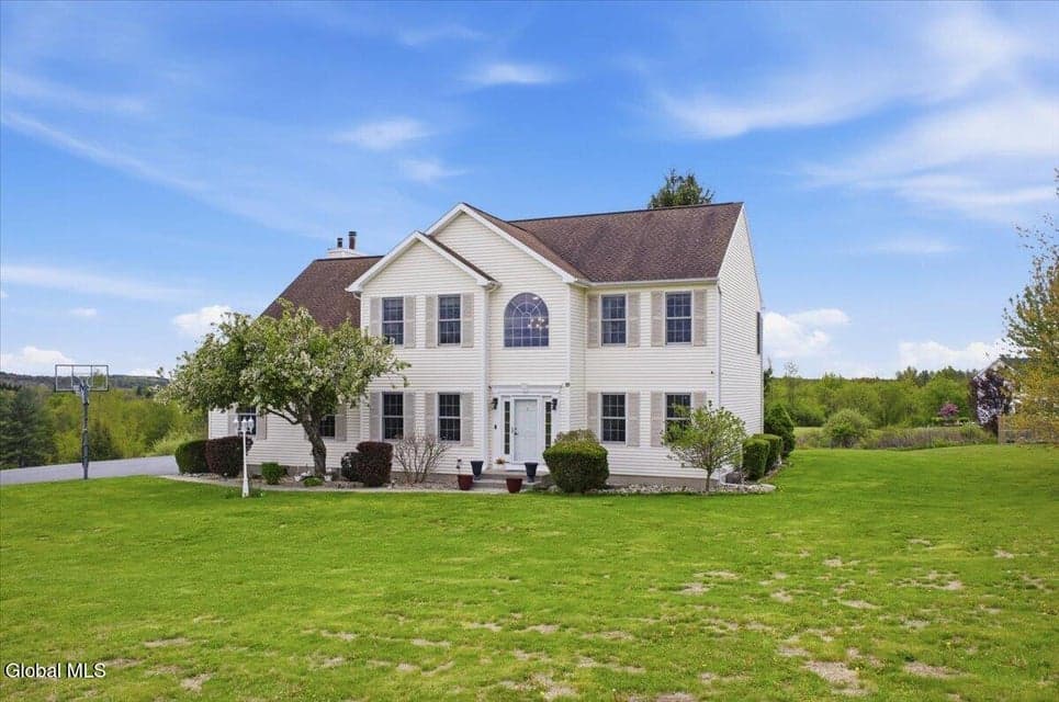 5 Edinburgh Drive, Schodack, NY 12063, photo 1