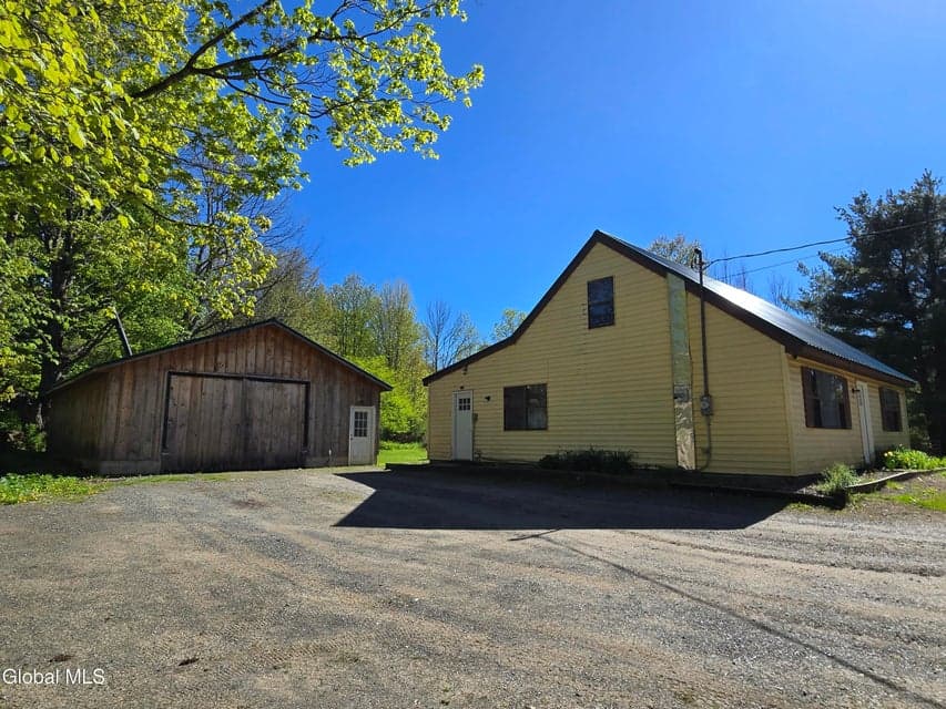 329 New Turnpike Road, Johnstown, NY 13339, photo 2
