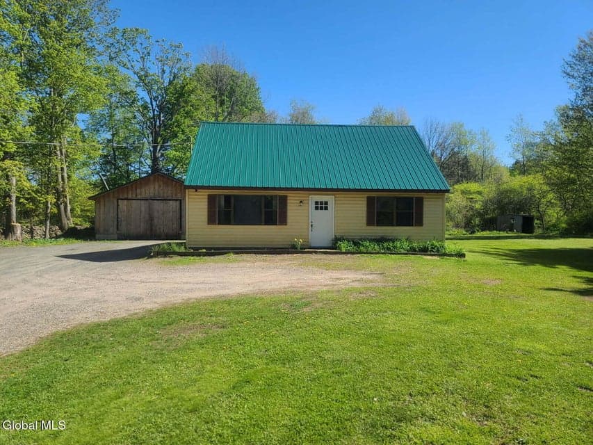 329 New Turnpike Road, Johnstown, NY 13339, photo 1