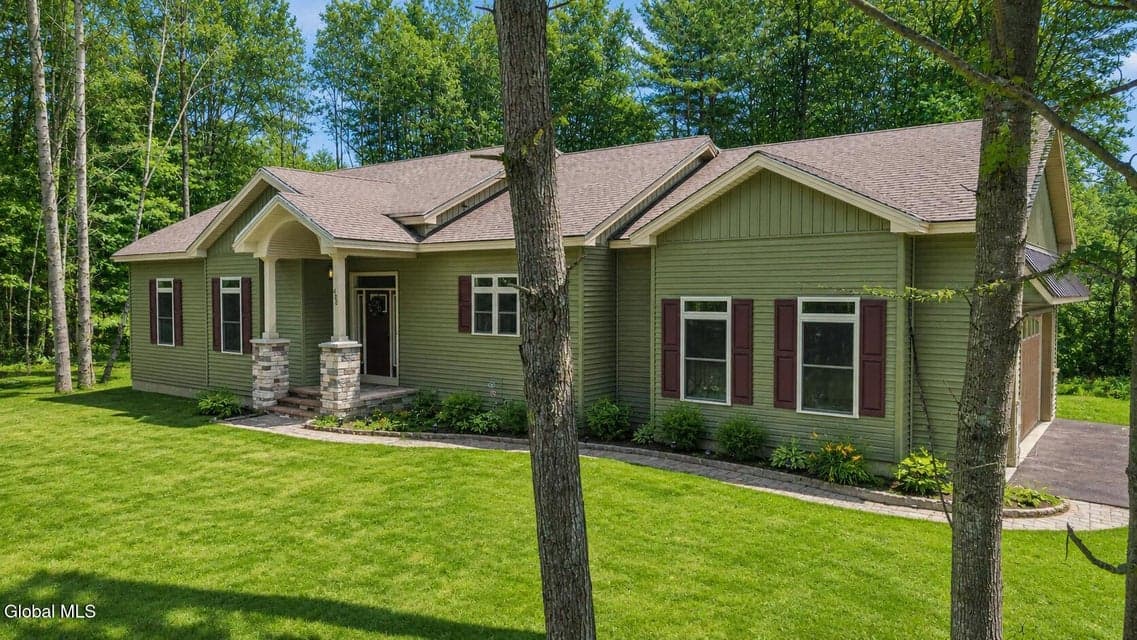 478 Selfridge Road, photo 1