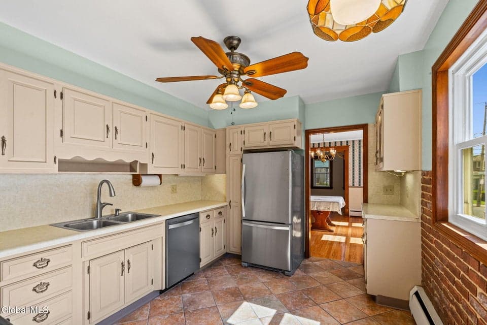 40 Lawn Avenue, Albany, NY 12204, photo 5