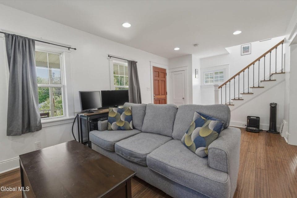 165 S Lake Avenue, Troy, NY 12180, photo 3