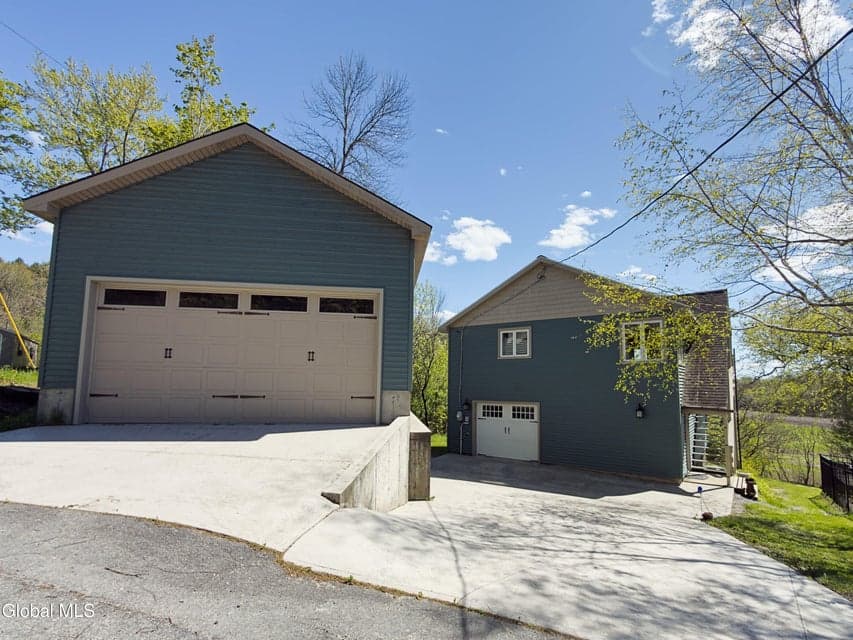 34 Clay Hill Road, photo 1