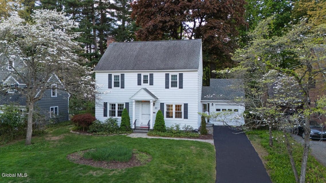 21 Douglas Road, Bethlehem, NY 12054, photo 2