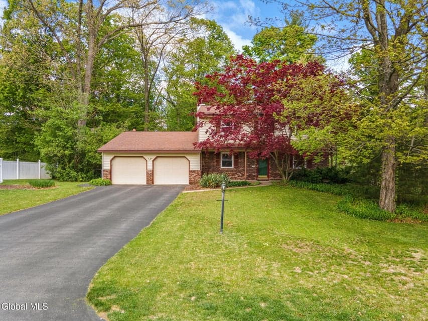 13 Pinehurst Drive, Clifton Park, NY 12065, photo 1