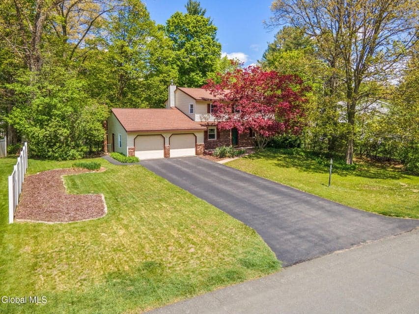 13 Pinehurst Drive, Clifton Park, NY 12065, photo 2