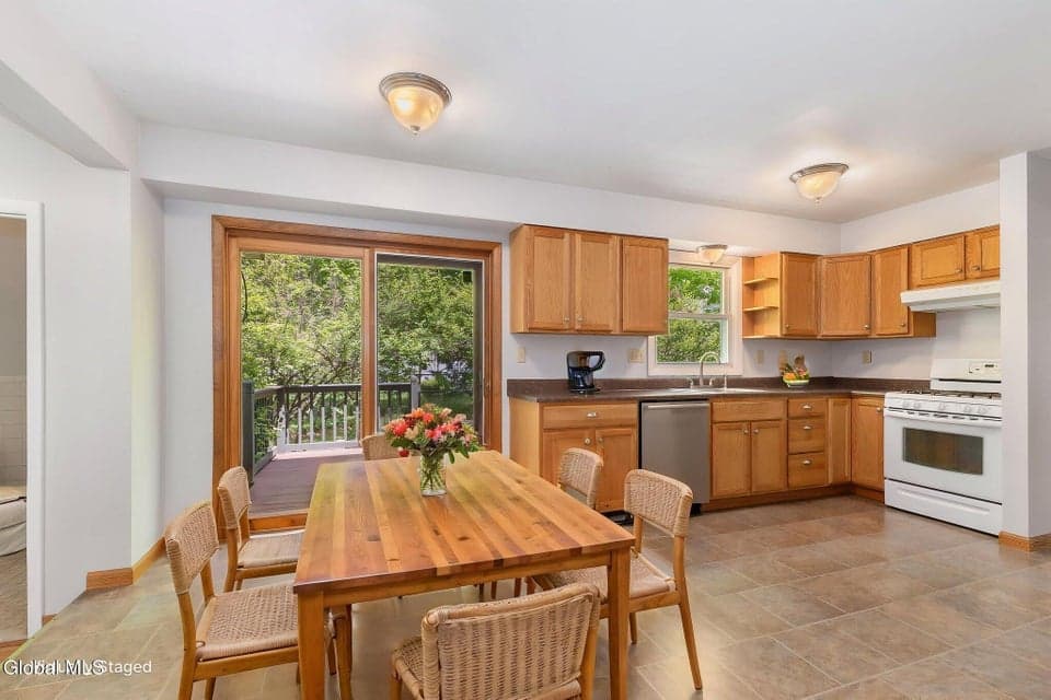 13 Pinehurst Drive, Clifton Park, NY 12065, photo 4