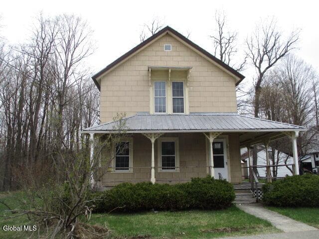 10 Woodard Avenue, Hadley, NY 12835