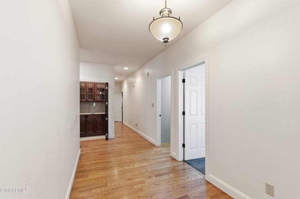 52 Averill Avenue, photo 4