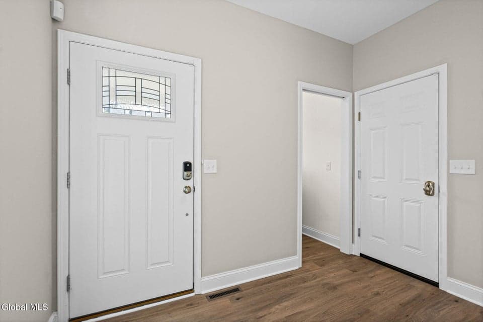 15 Bradley Circle, Halfmoon, NY 12065, photo 5
