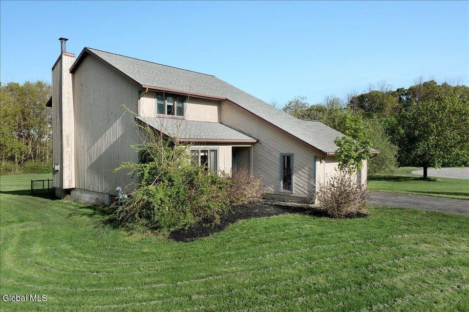 2 Chantal Court, Ballston Spa, NY 12020, photo 1